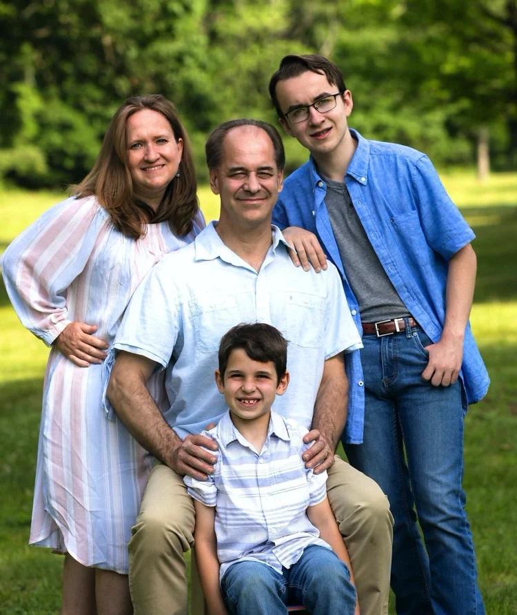 Family-Portrait-Photographer-Colleen-Channer-Portraits-Best-NJ-Photographer-Copyright-2022